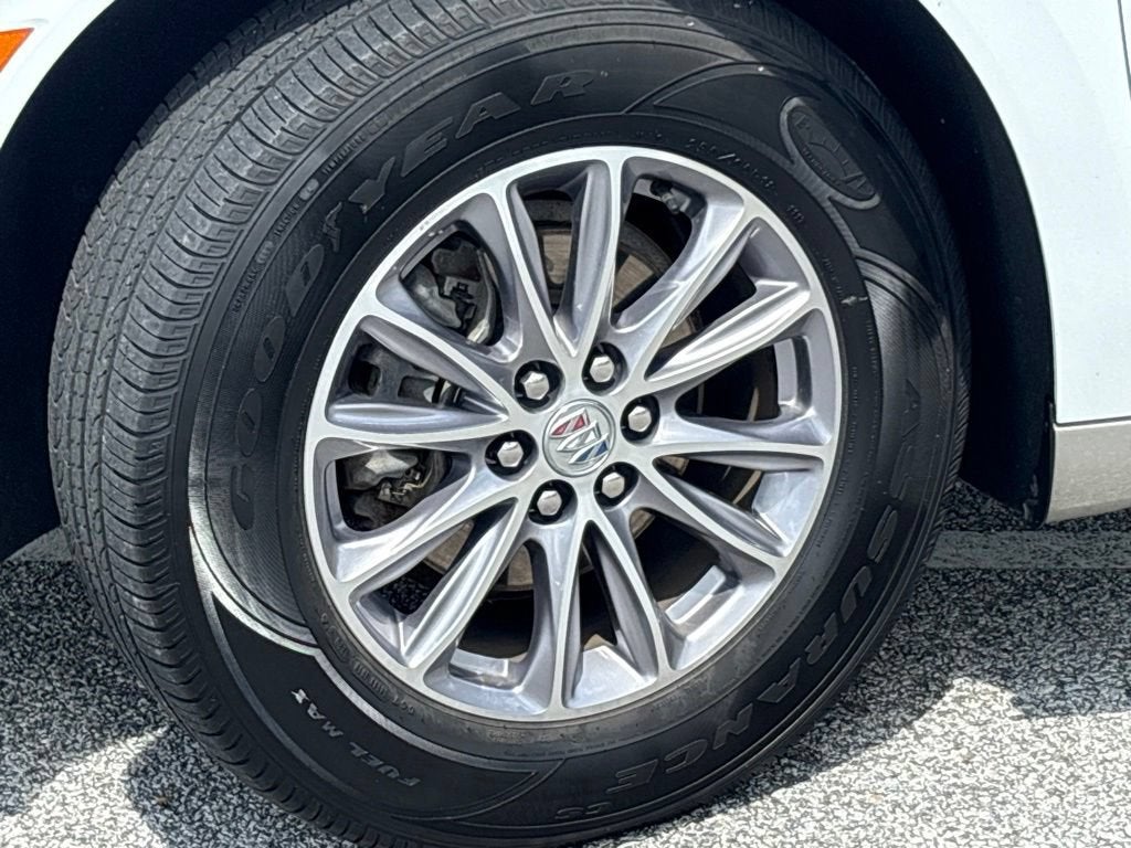 2023 Buick Enclave Essence