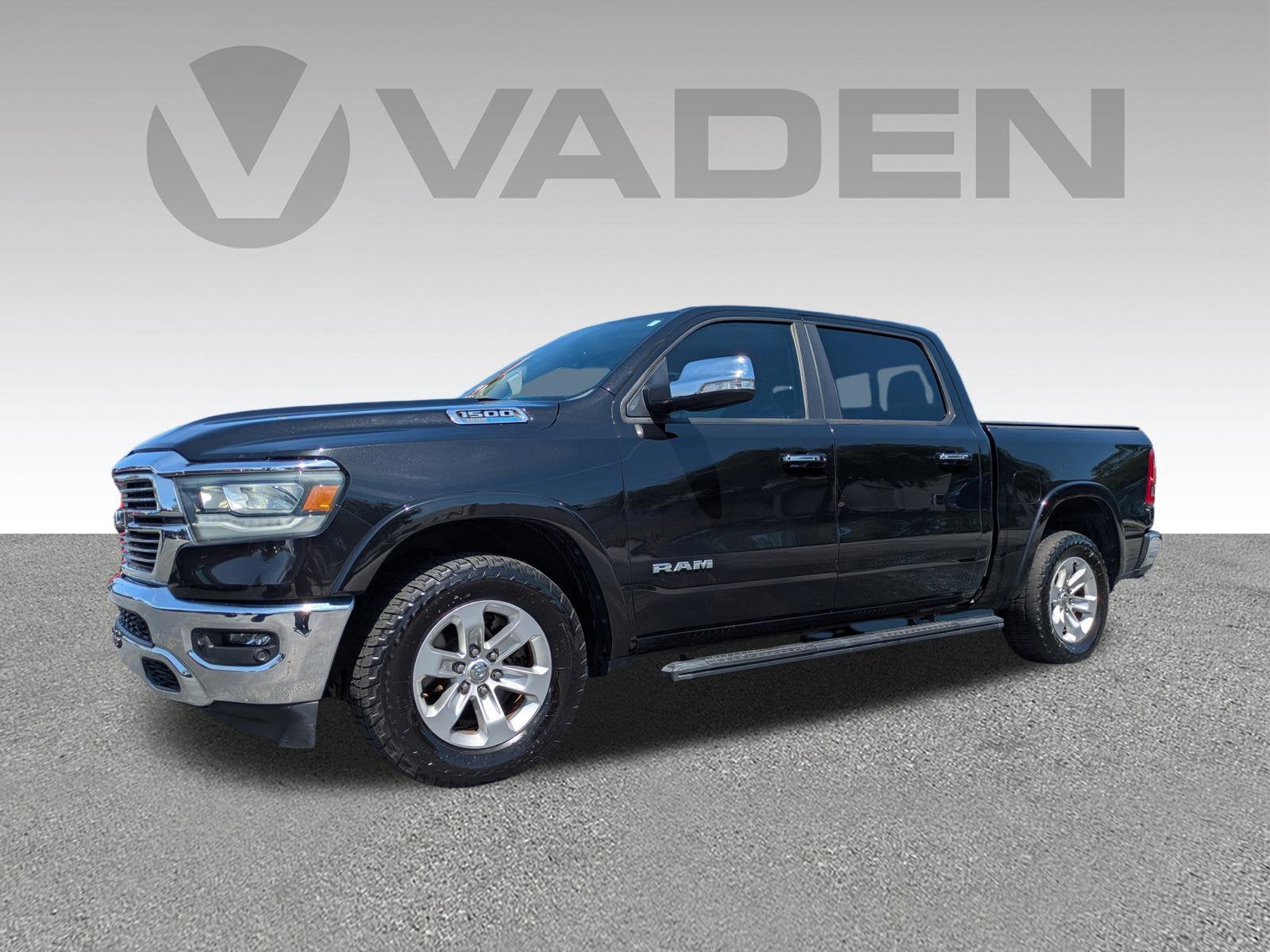 2021 RAM 1500 Laramie Crew Cab 4x2 5'7" Box