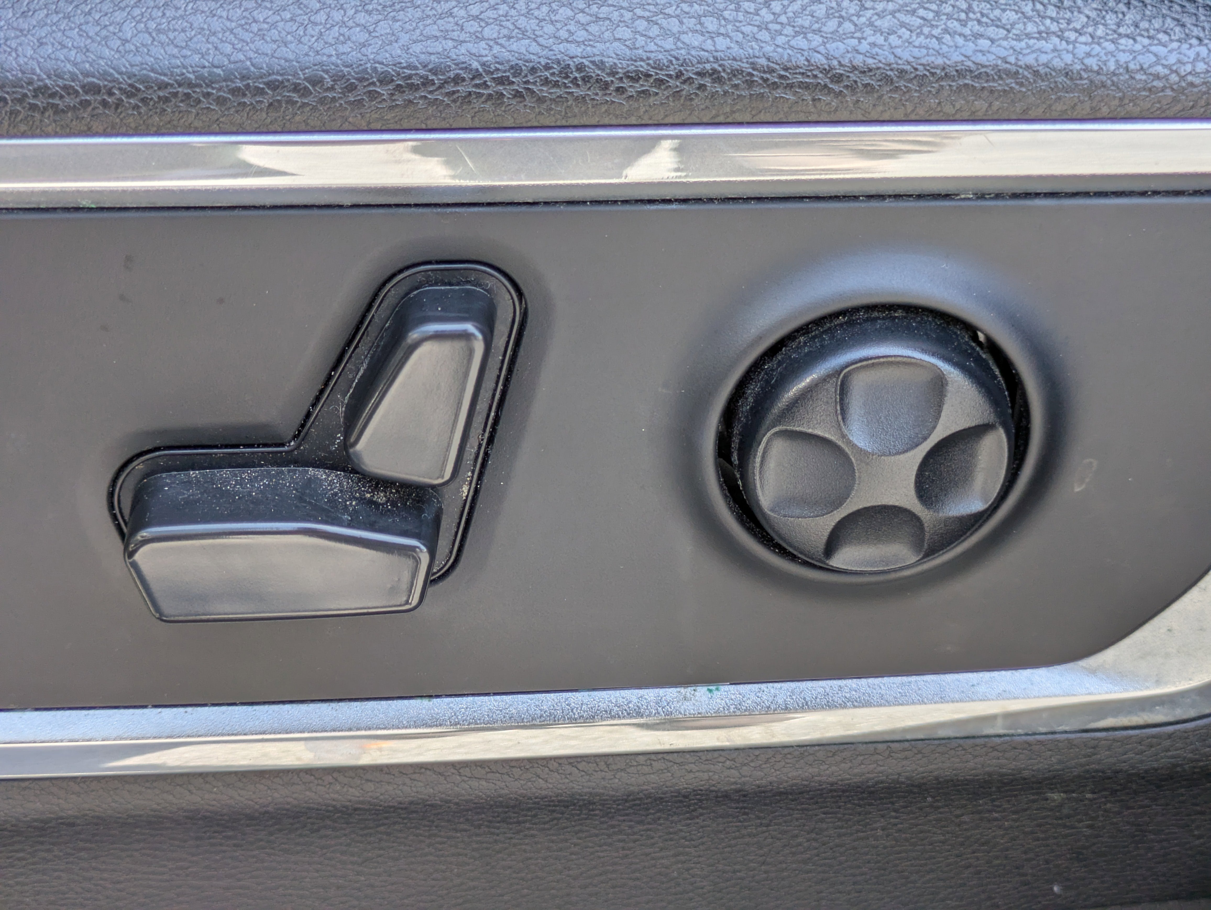 2021 RAM 1500 Laramie Crew Cab 4x2 5'7" Box