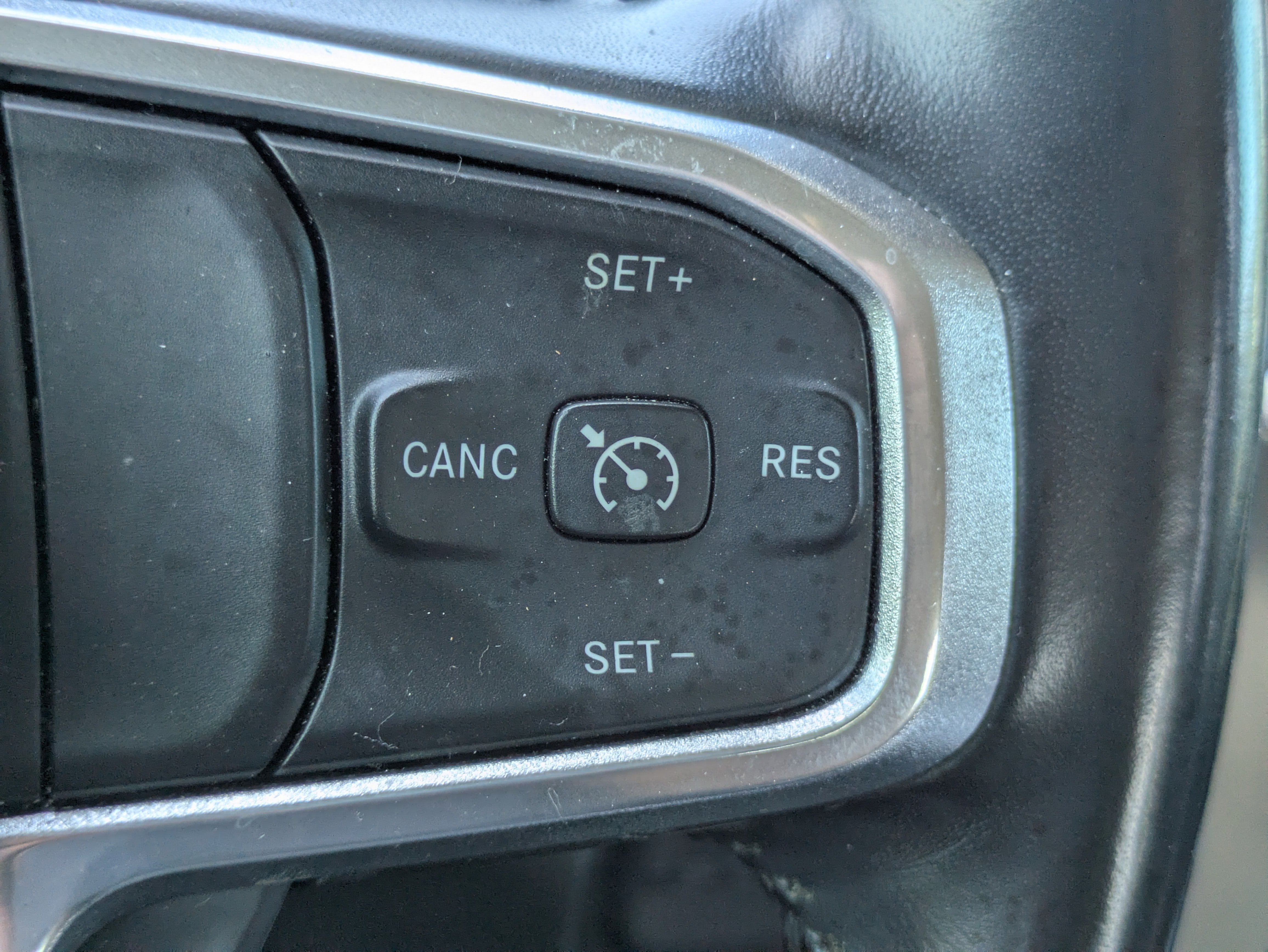 2021 RAM 1500 Laramie Crew Cab 4x2 5'7" Box