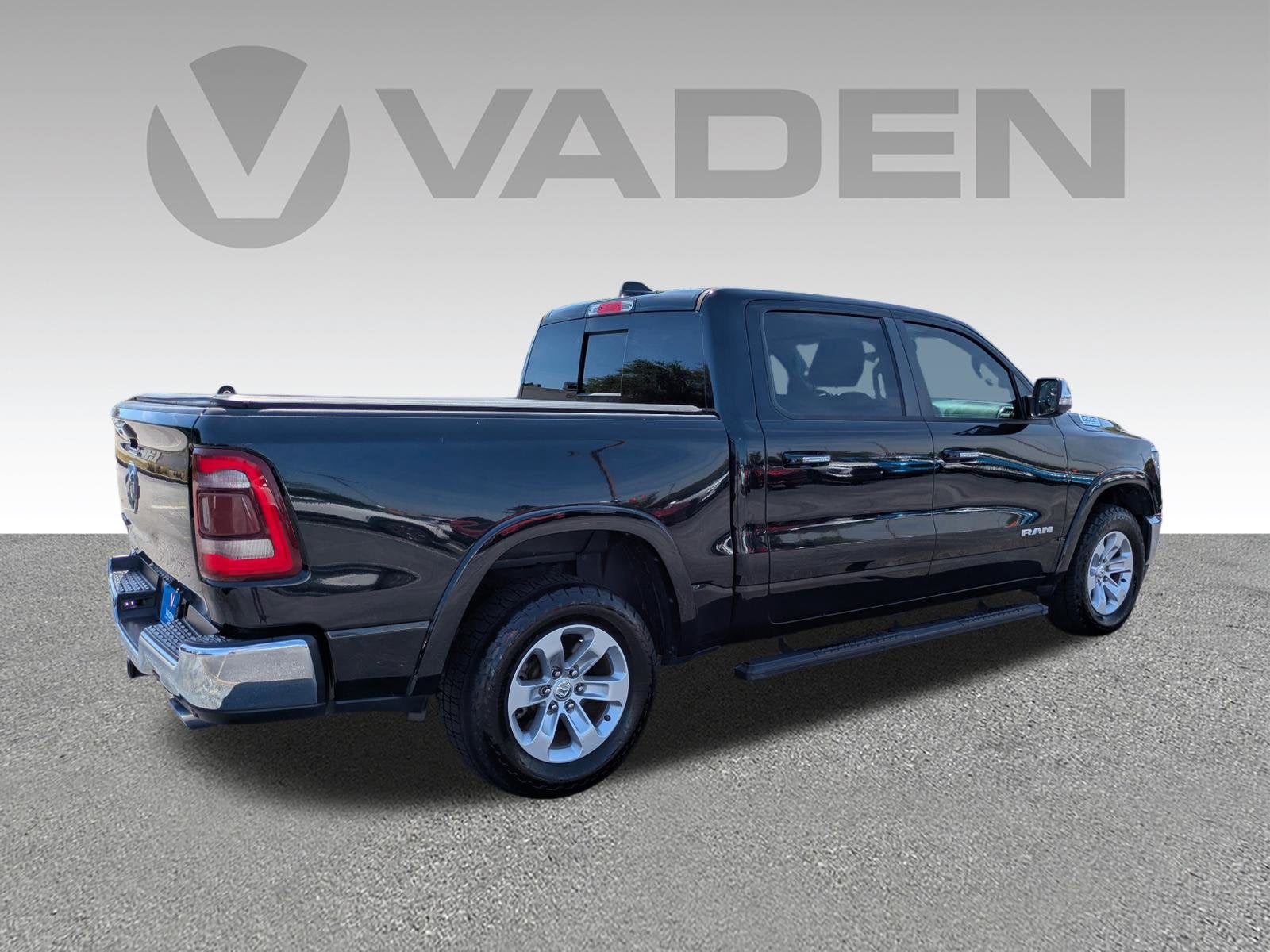 2021 RAM 1500 Laramie Crew Cab 4x2 5'7" Box