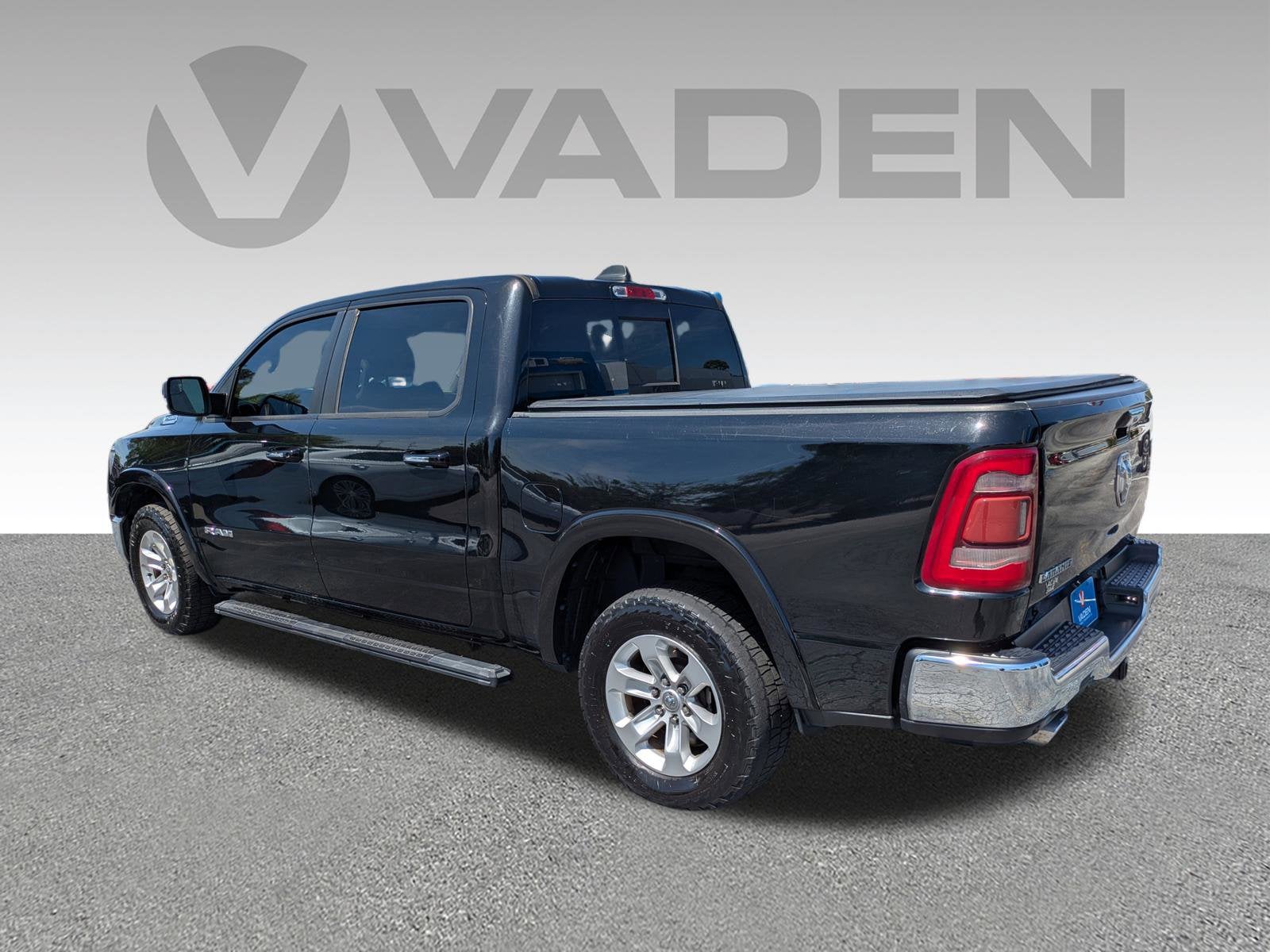 2021 RAM 1500 Laramie Crew Cab 4x2 5'7" Box