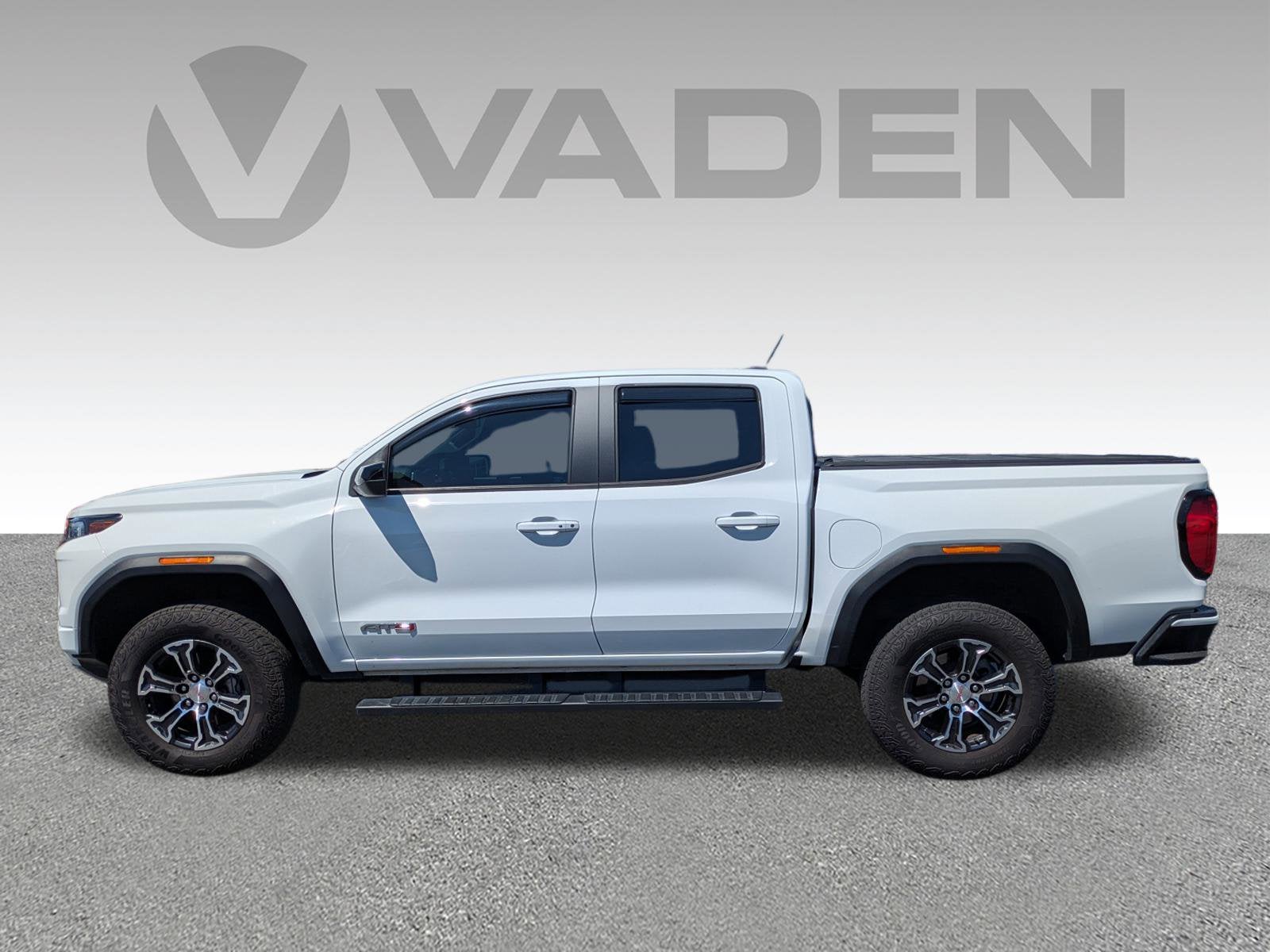 2024 GMC Canyon AT4
