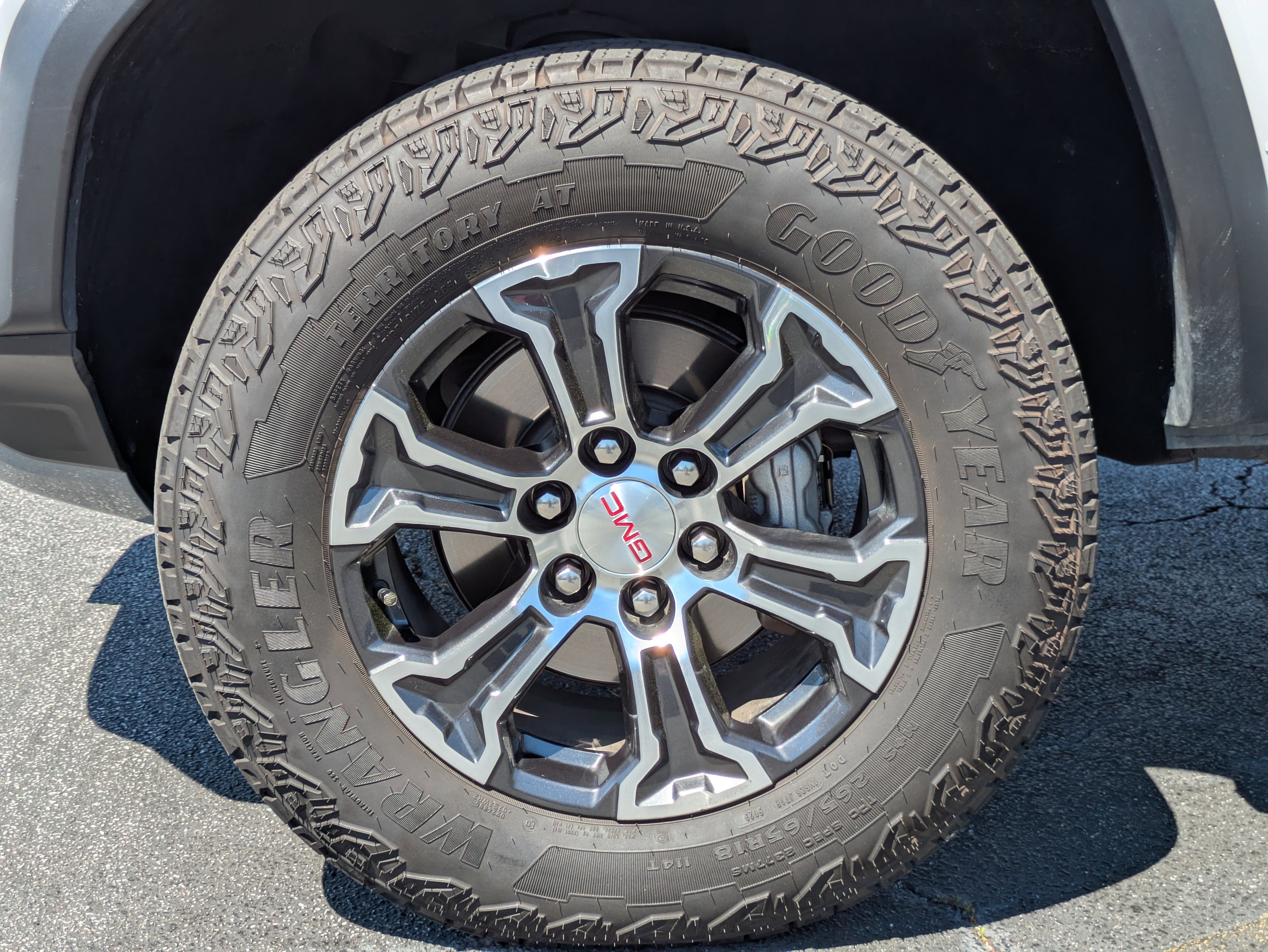 2024 GMC Canyon AT4