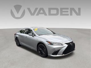 2024 Lexus ES 300h F SPORT Handling
