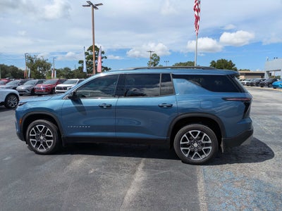 2025 Chevrolet Traverse LT