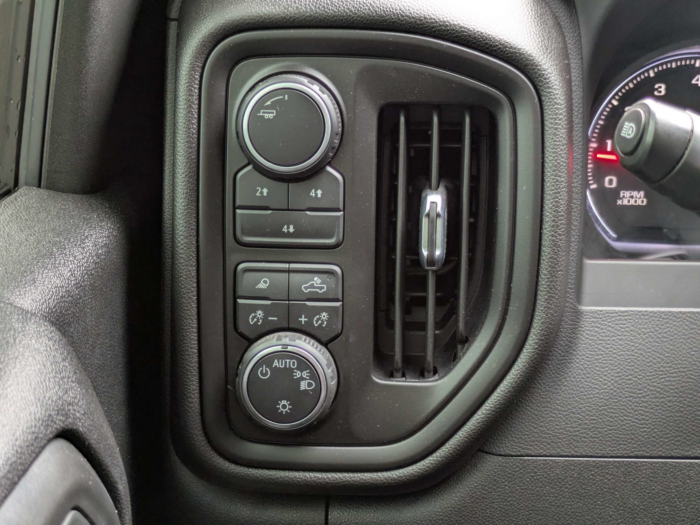 2024 Chevrolet Silverado 2500 HD Custom