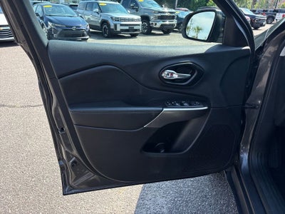 2022 Jeep Cherokee Latitude Lux