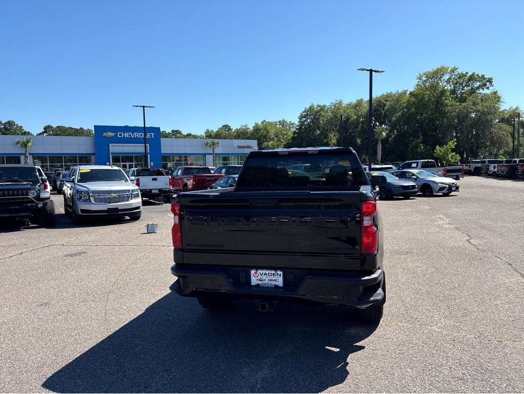 2025 Chevrolet Silverado 1500 Custom