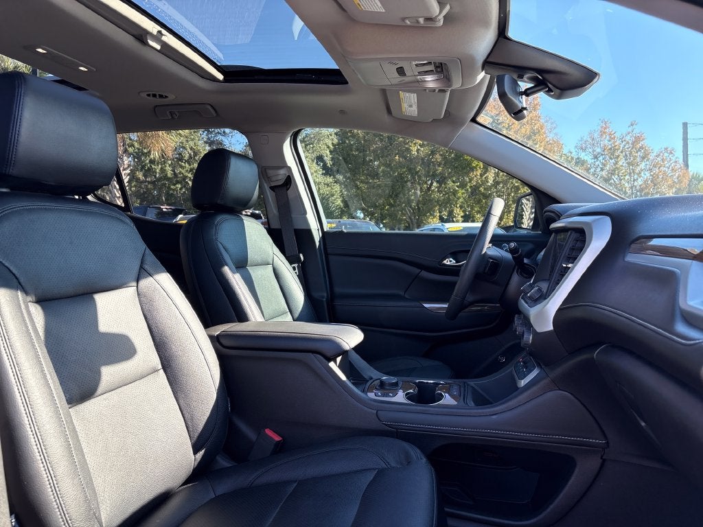 2022 GMC Acadia SLE