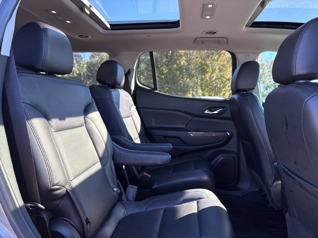 2022 GMC Acadia SLE