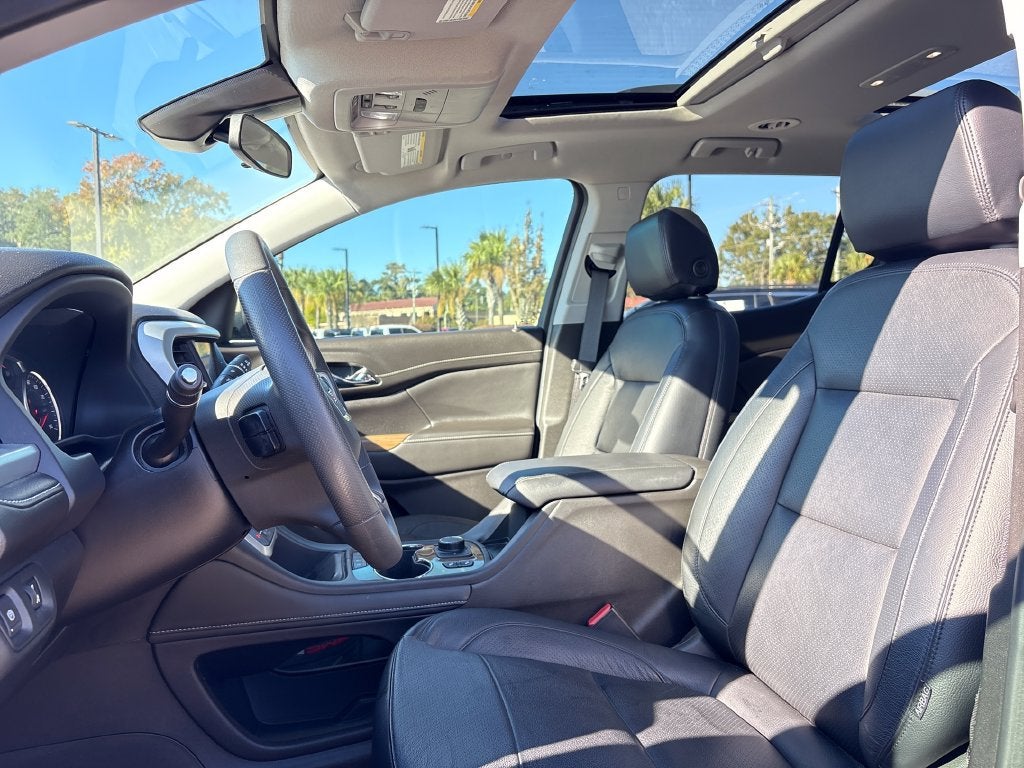 2022 GMC Acadia SLE