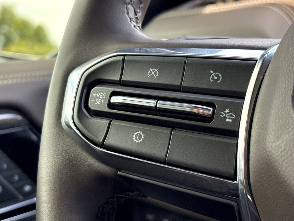 2025 GMC Yukon Elevation