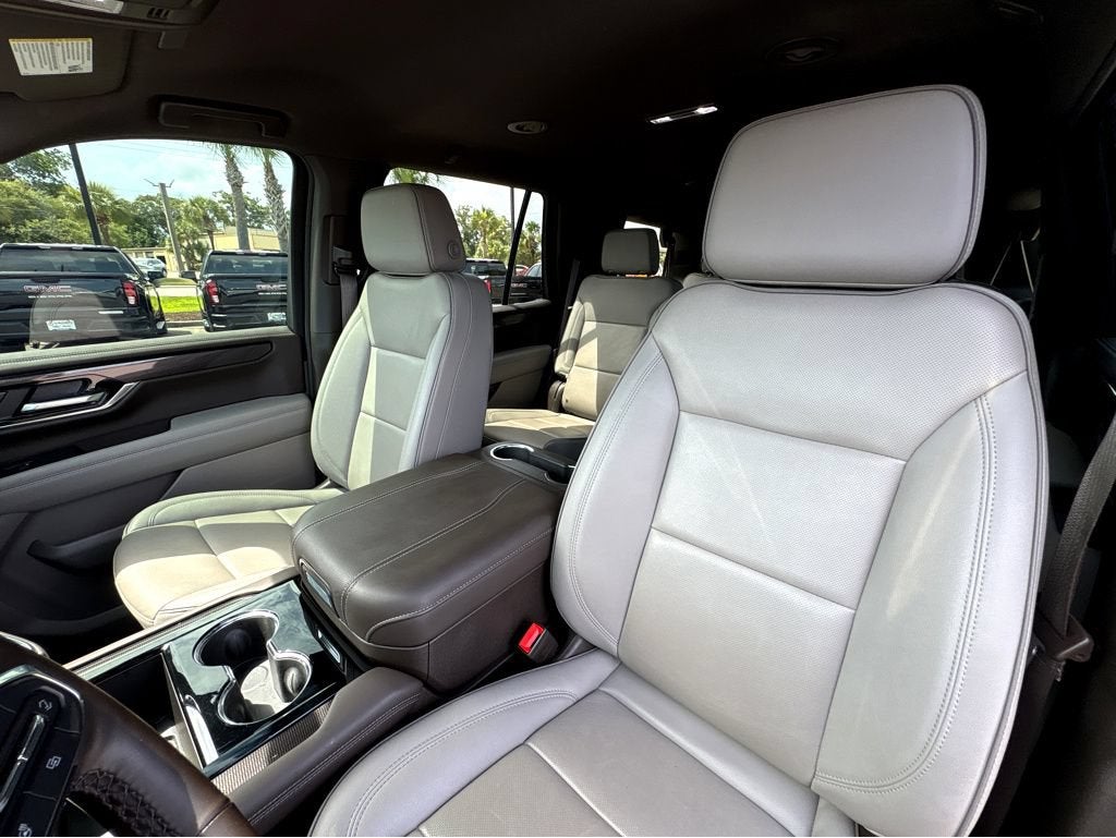 2025 GMC Yukon Elevation