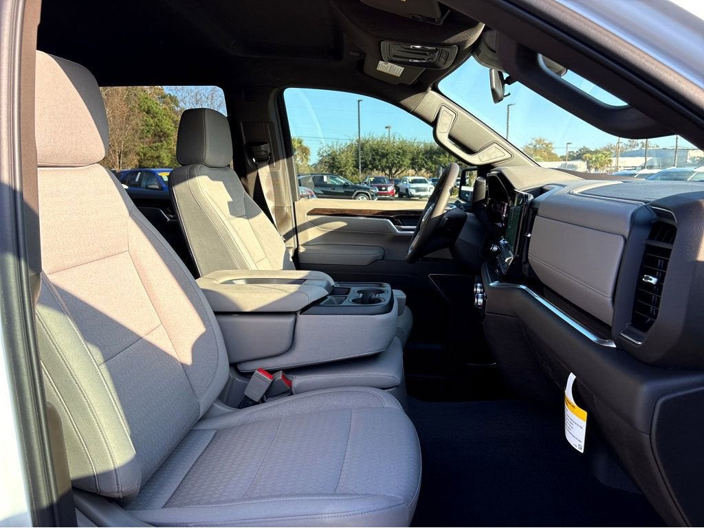 2025 GMC Sierra 1500 SLE
