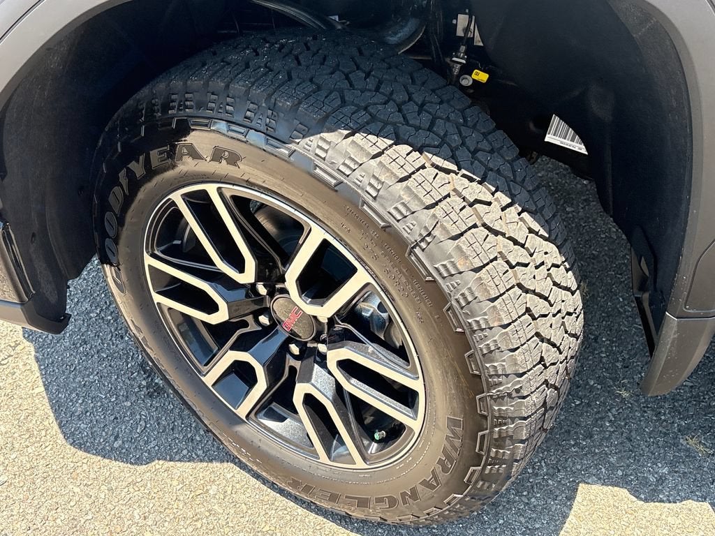 2026 GMC Sierra 1500 AT4 - Photo 9