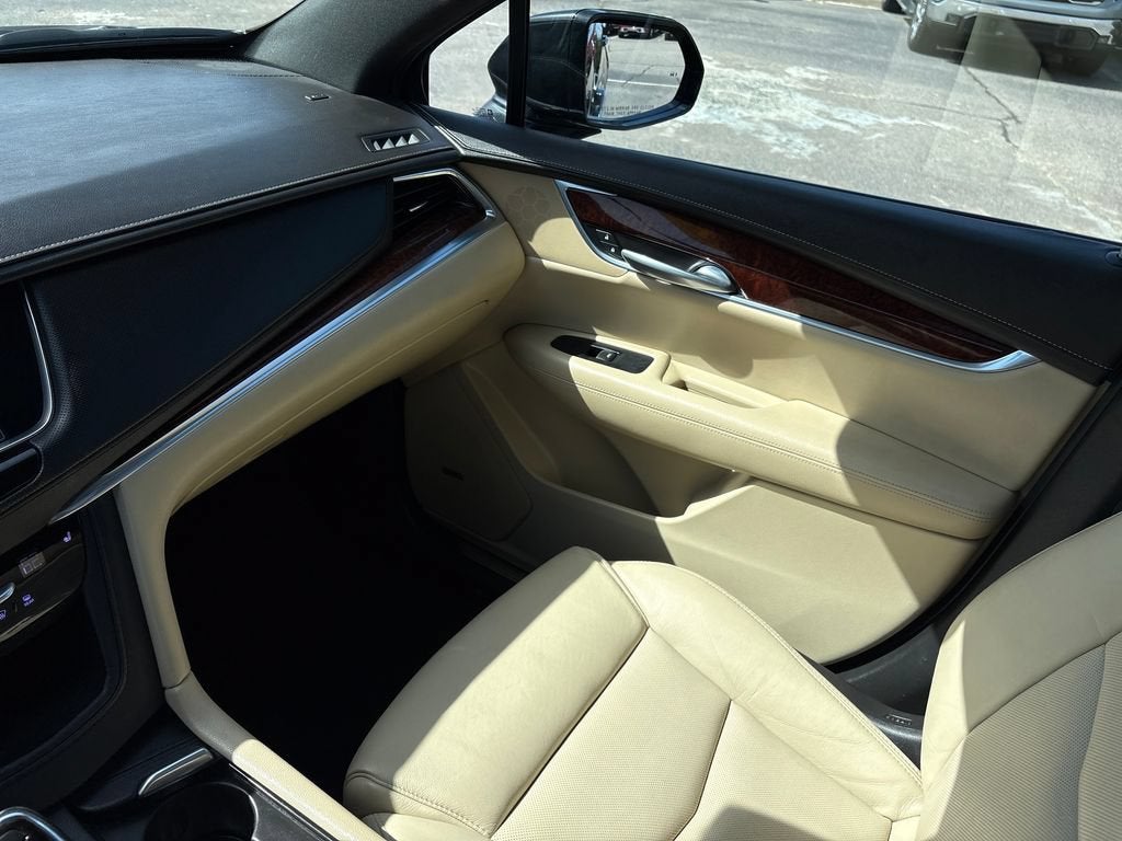 2017 Cadillac XT5 Luxury FWD