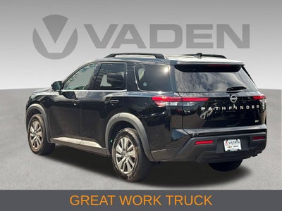 2024 Nissan Pathfinder SV