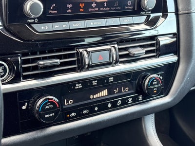 2024 Nissan Pathfinder SV