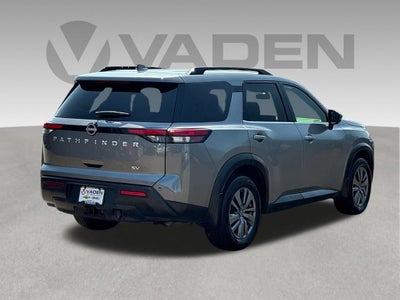 2022 Nissan Pathfinder SV
