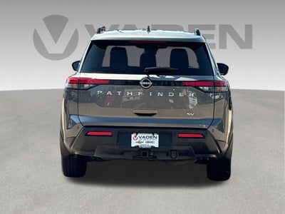 2022 Nissan Pathfinder SV