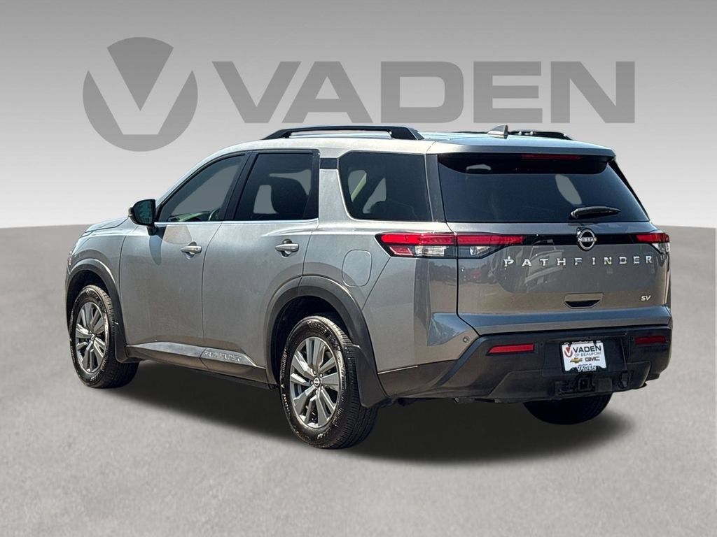 2022 Nissan Pathfinder SV