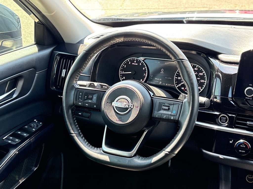 2022 Nissan Pathfinder SV