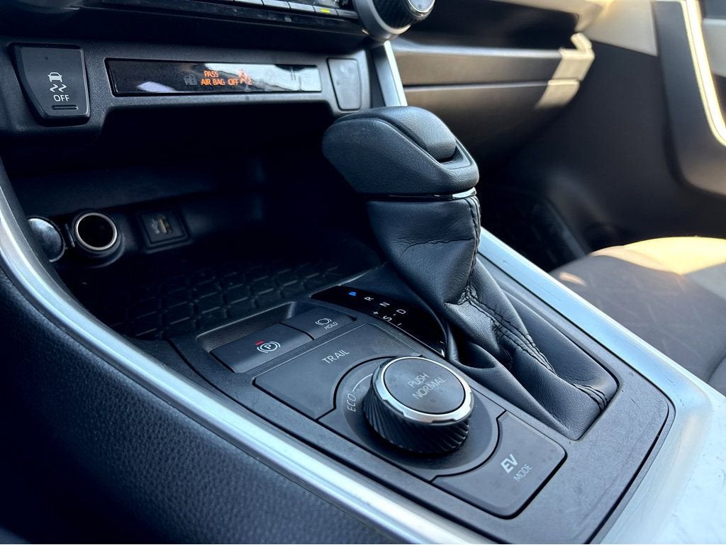 2023 Toyota RAV4 Hybrid XLE
