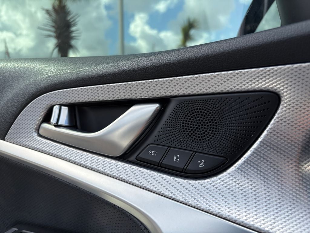 2022 Genesis G70 2.0T